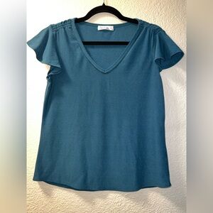 89th & Madison Green Fitted V-Neck Blouse